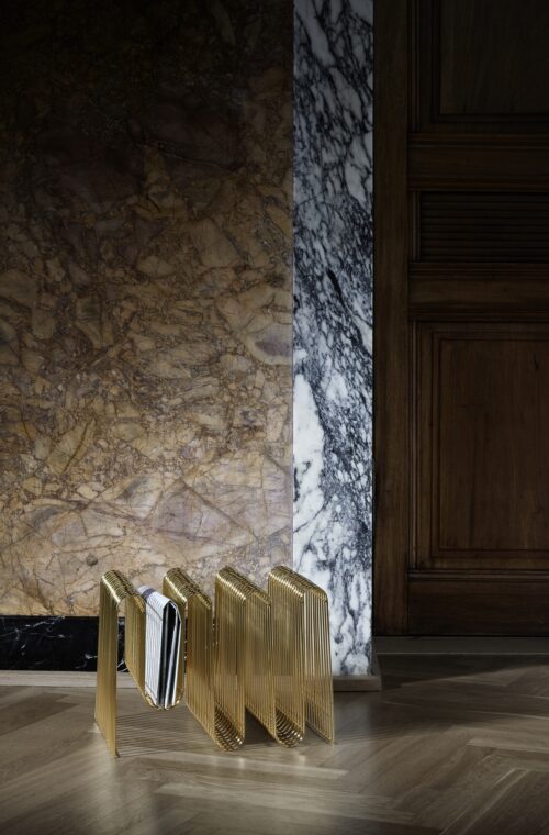 AYTM Curva Tidningsställ