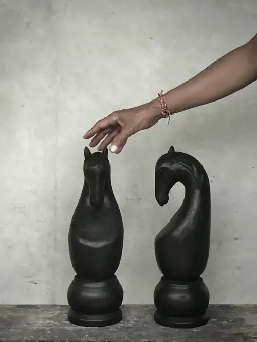 Noori Schackpjäs - Häst Antiksvart