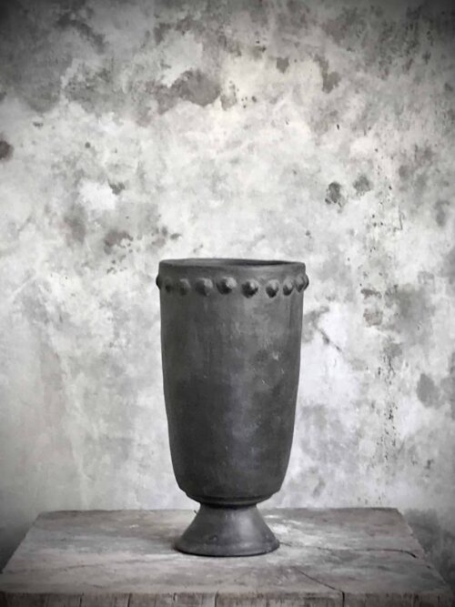 Noori Objects Mojo Kruka På Fot Antiksvart