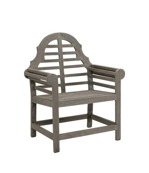 Artwood Vintage matstol utomhus i massiv teak, färg charcoal, med rundade armstöd och klassisk design, placerad på en uteplats.