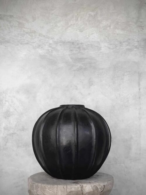 Noori AGUN round vase, black antique