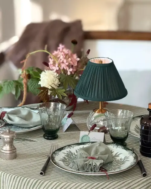 VERONA – Grön  WILD IVY Bordslampa med skärm