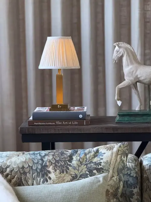 CHICAGO Bordslampa med skärm