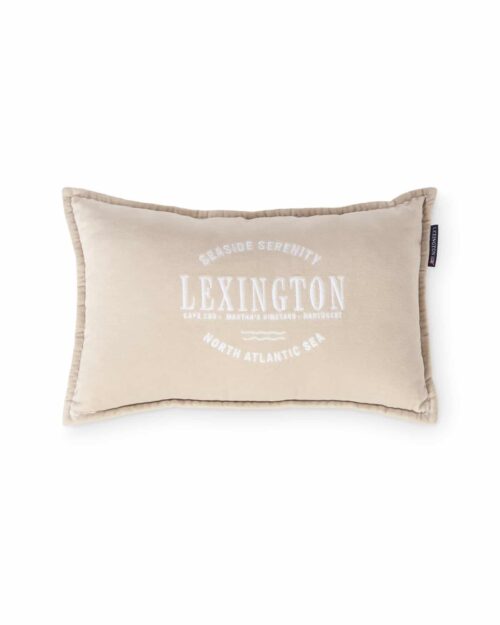 Lexington kudde beige logotyp i ekologisk bomullssammet